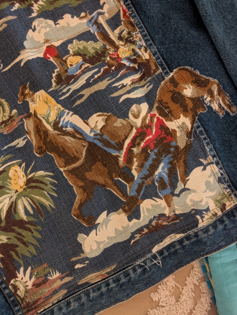 Upcycled denim jacket w rare cowboy fabric, Size M - L - Picture 7 of 10